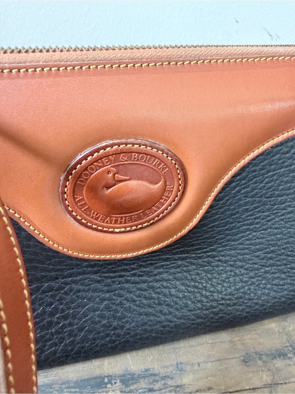 Dooney & Bourke Vintage All-Weather Leather Black/Brown Pebbled Crossbody Bag - Picture 3 of 11